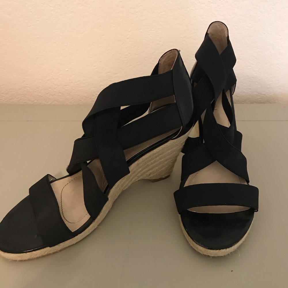 *Final Offer* Tahari Wedges